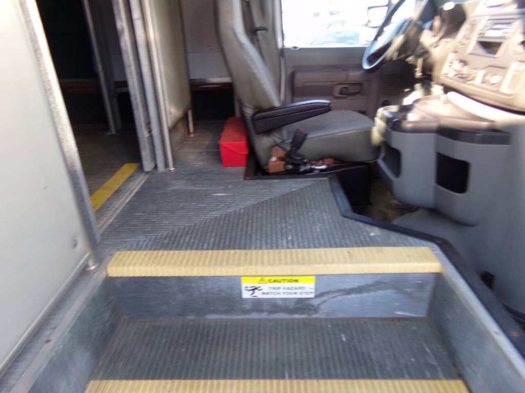 2019 Ford E-Series Image 22