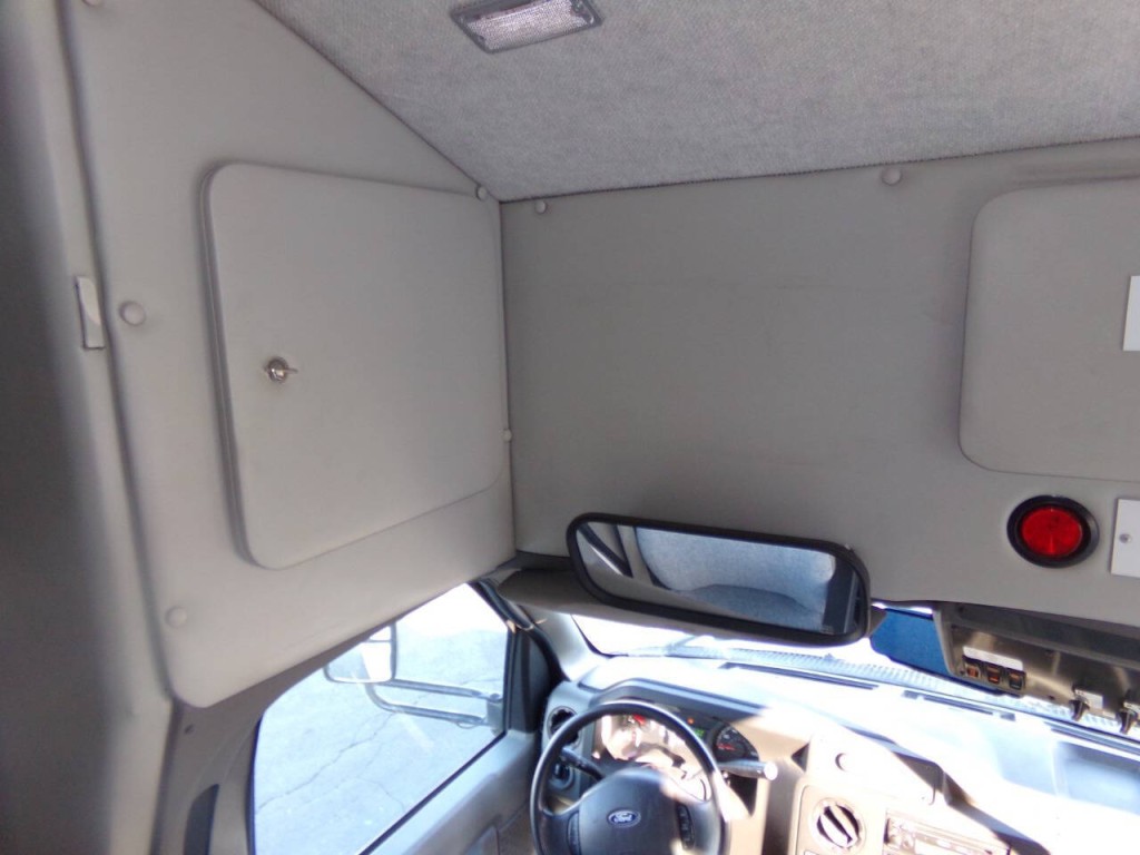 2019 Ford E-Series Image 26