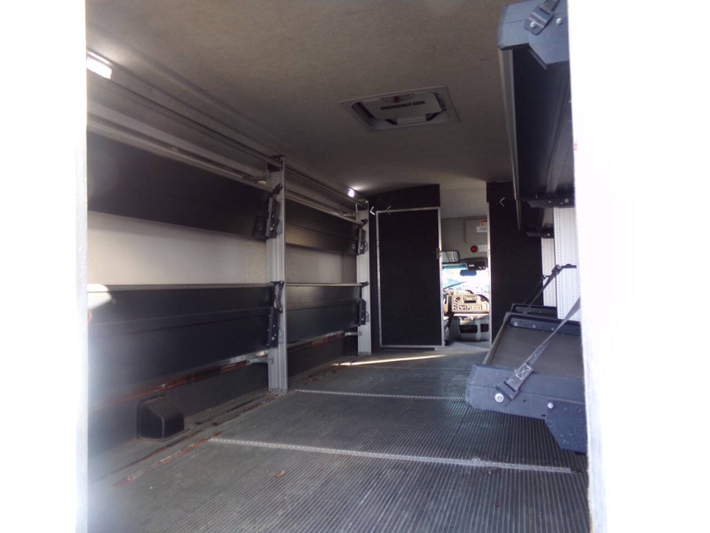 2019 Ford E-Series Image 38