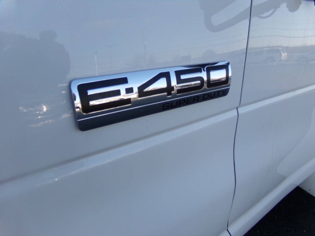 2019 Ford E-Series Image 49