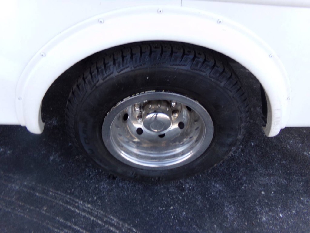 2019 Ford E-Series Image 52