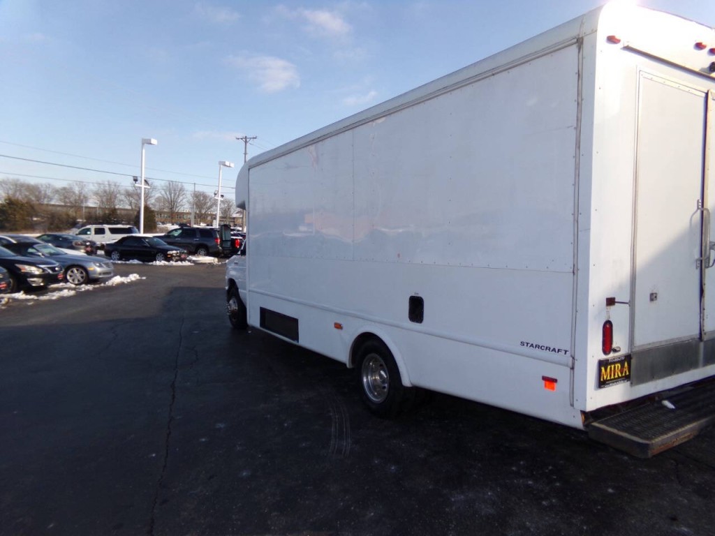 2019 Ford E-Series Image 57