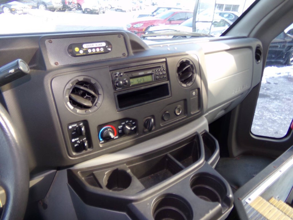 2019 Ford E-Series Image 71