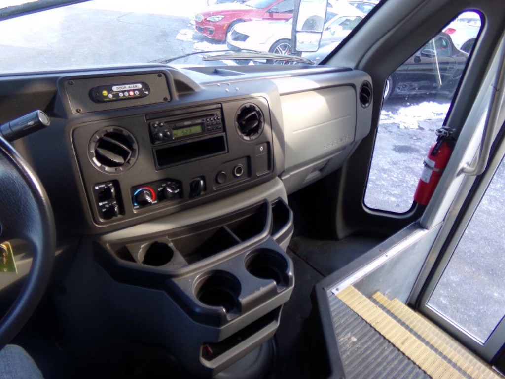 2019 Ford E-Series Image 73