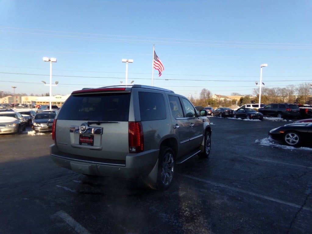 2007 Cadillac Escalade Image 6