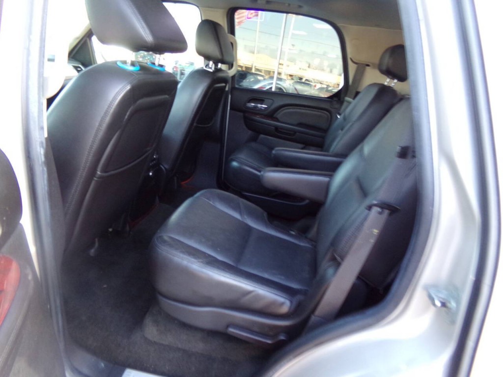 2007 Cadillac Escalade Image 13