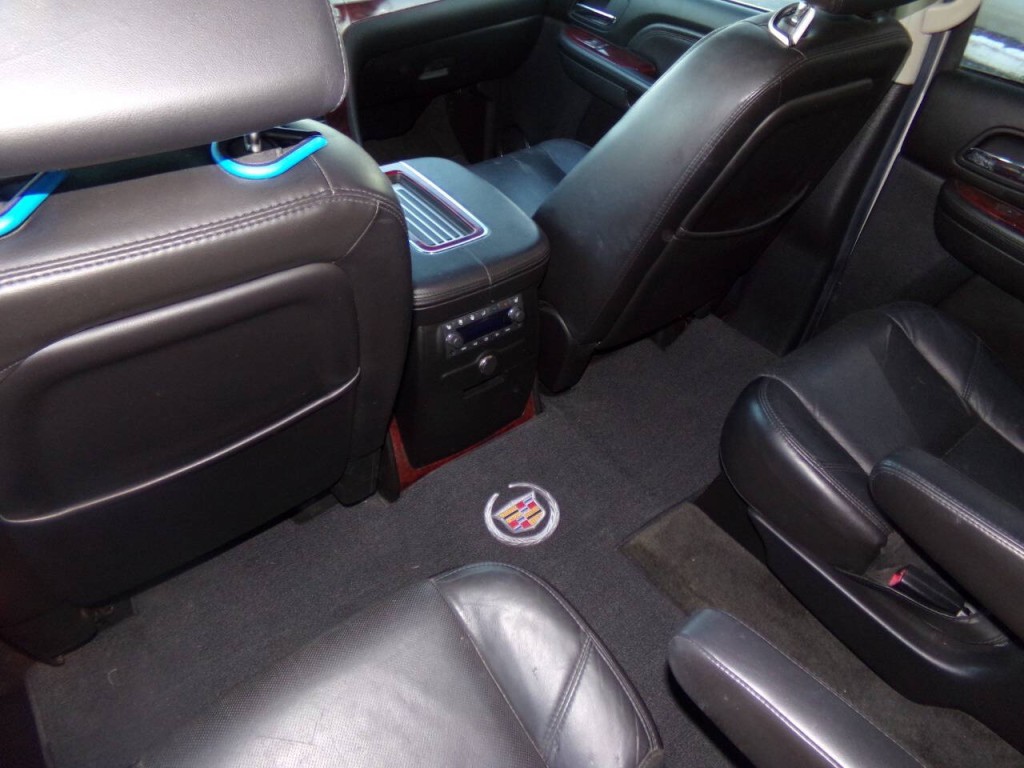 2007 Cadillac Escalade Image 16