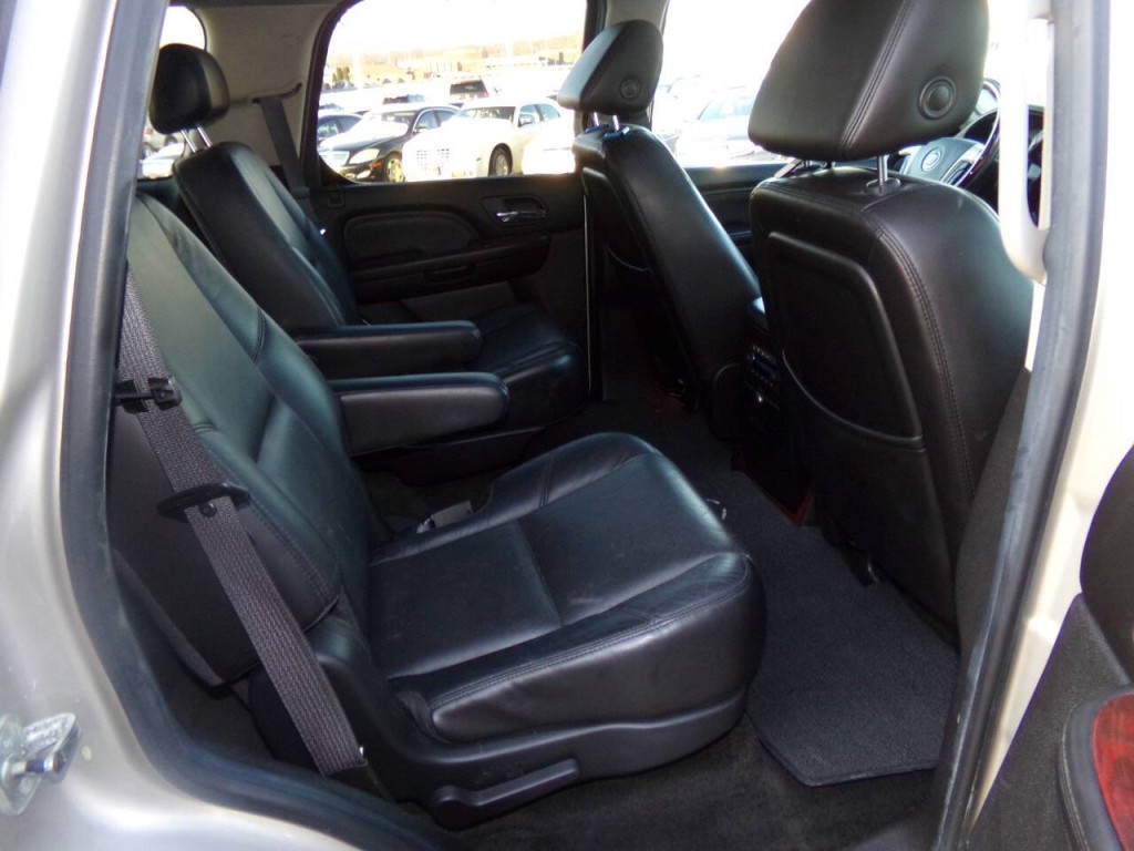 2007 Cadillac Escalade Image 24