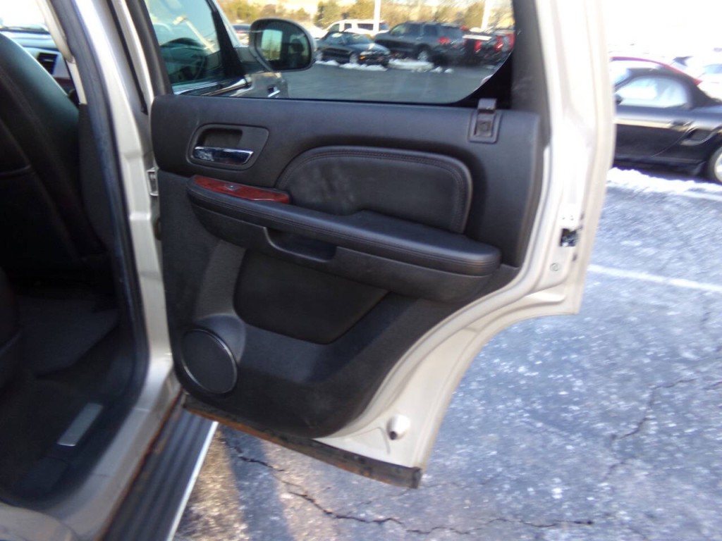 2007 Cadillac Escalade Image 29