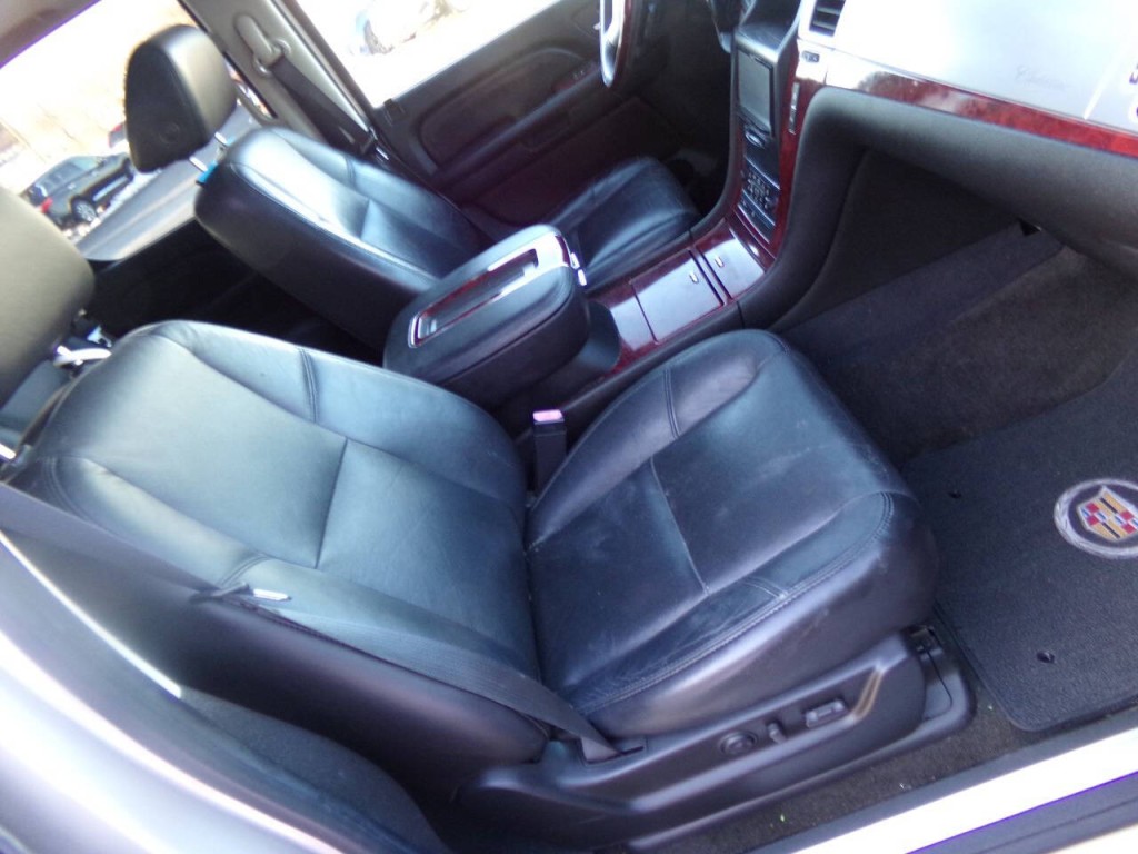 2007 Cadillac Escalade Image 31