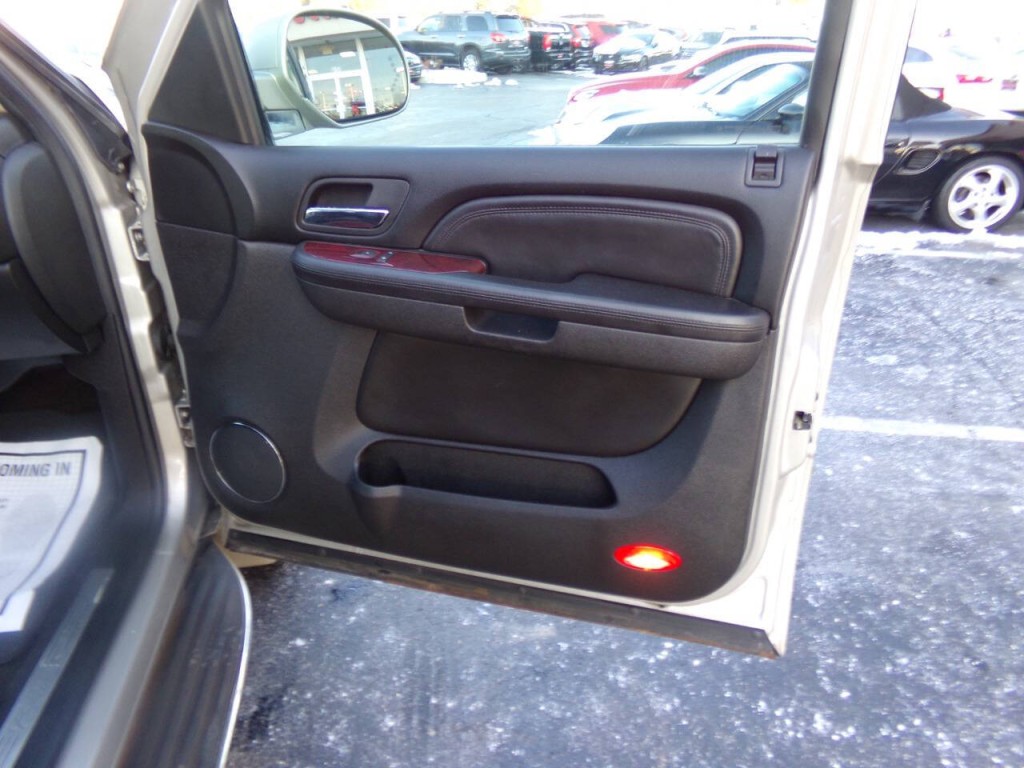 2007 Cadillac Escalade Image 34