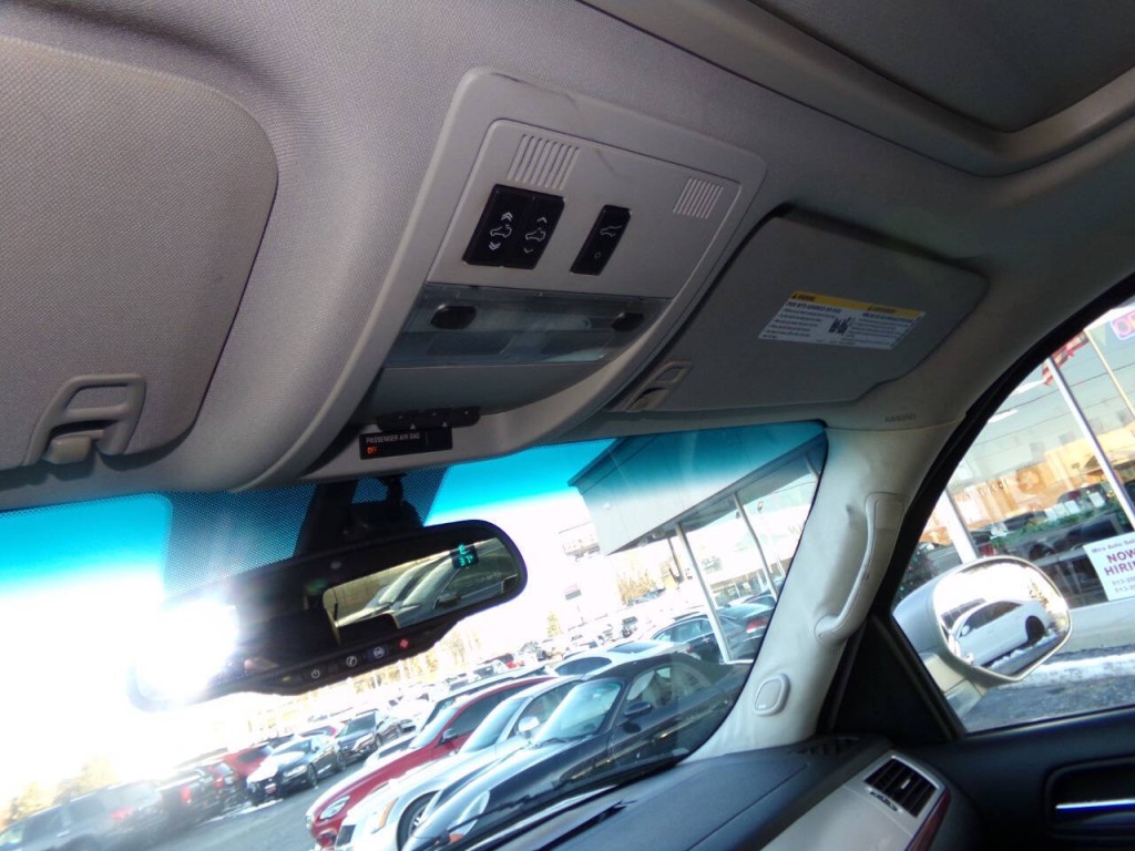 2007 Cadillac Escalade Image 70