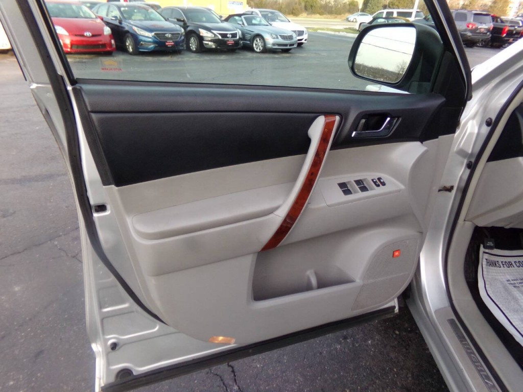 2013 Toyota Highlander Image 11