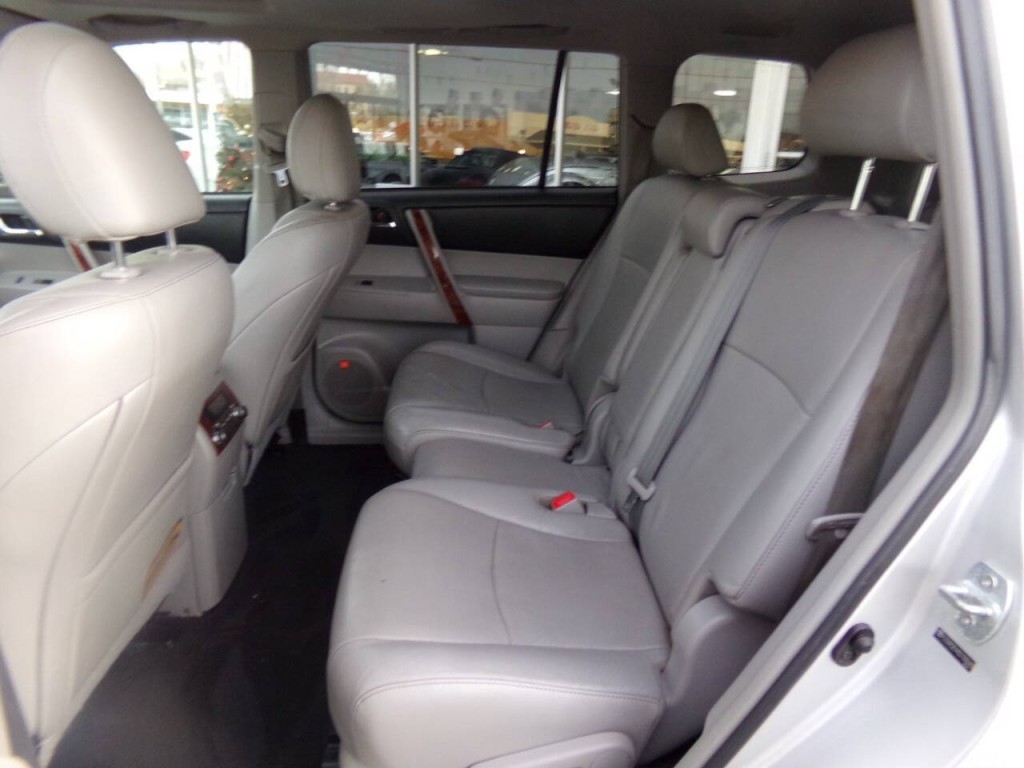 2013 Toyota Highlander Image 14