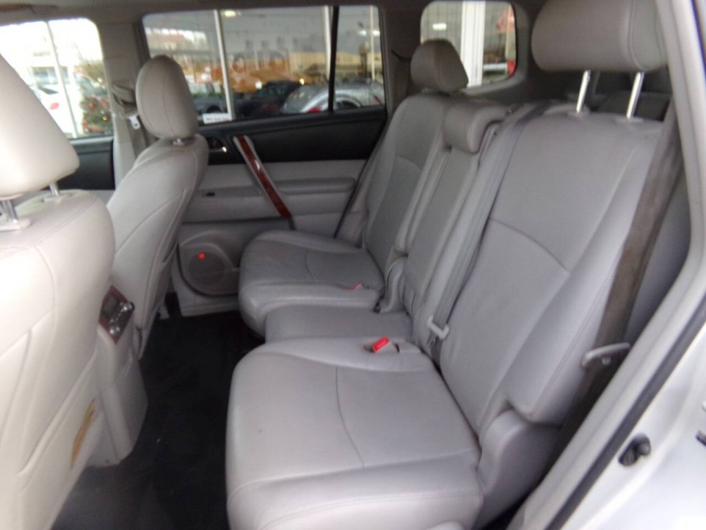 2013 Toyota Highlander Image 18
