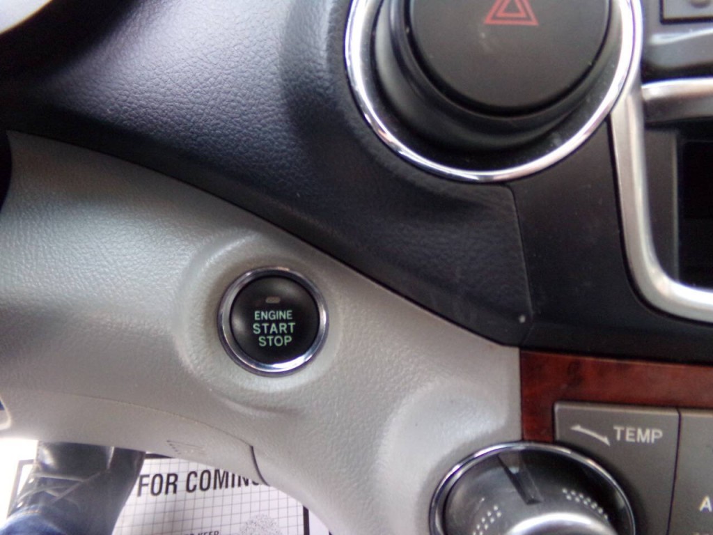 2013 Toyota Highlander Image 27