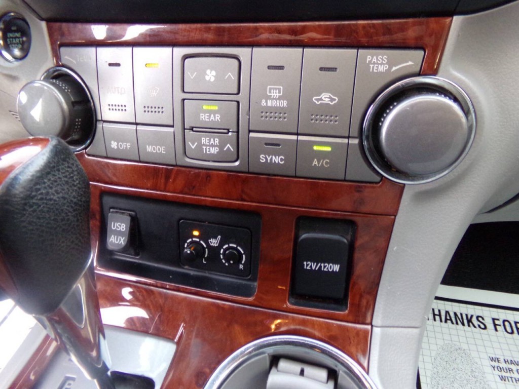 2013 Toyota Highlander Image 28