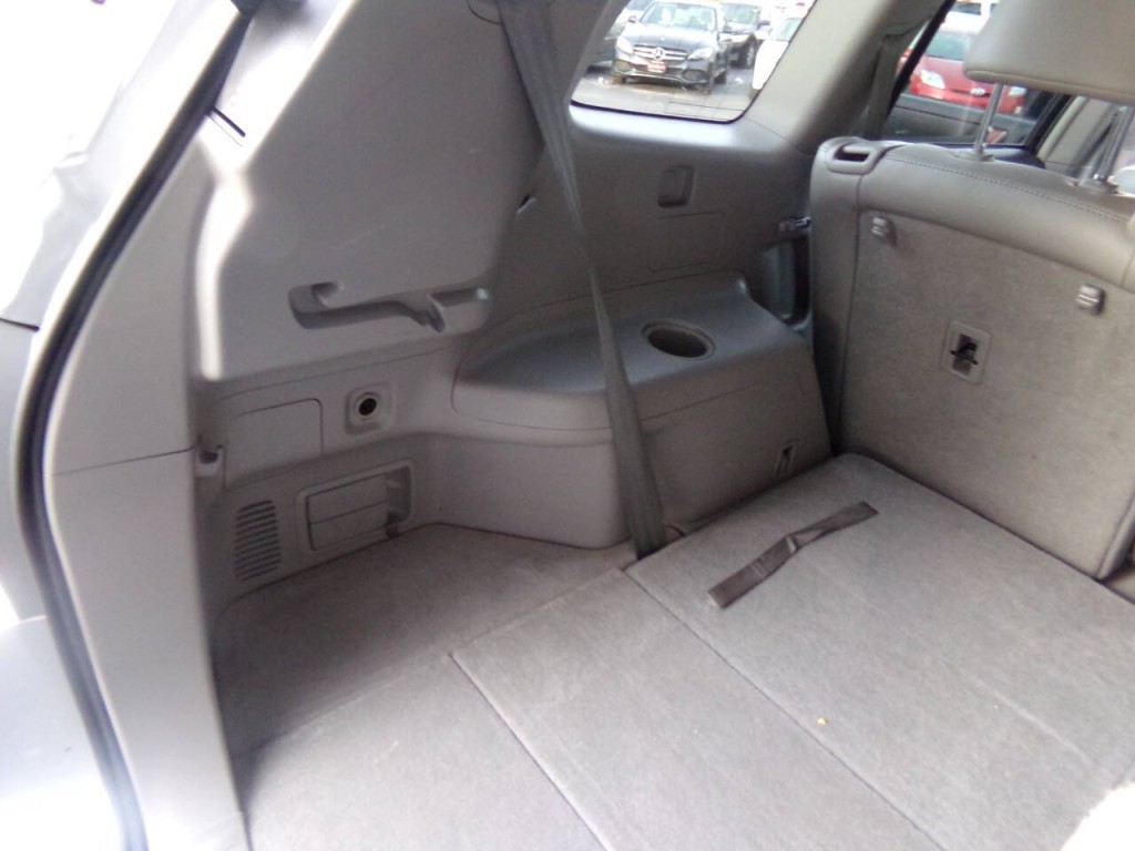 2013 Toyota Highlander Image 38