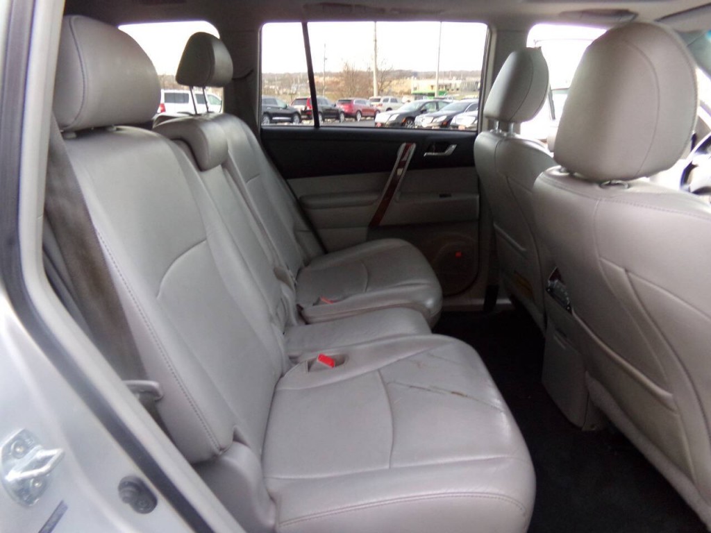 2013 Toyota Highlander Image 40
