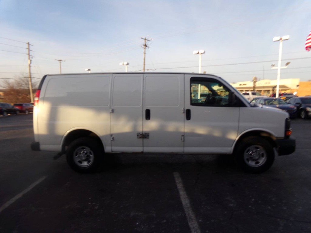 2015 Chevrolet Express Image 5