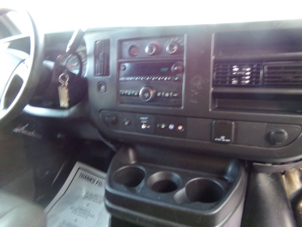 2015 Chevrolet Express Image 7