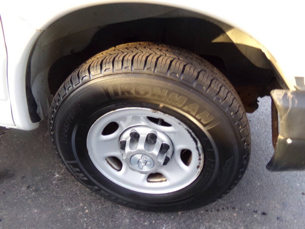 2015 Chevrolet Express Image 18