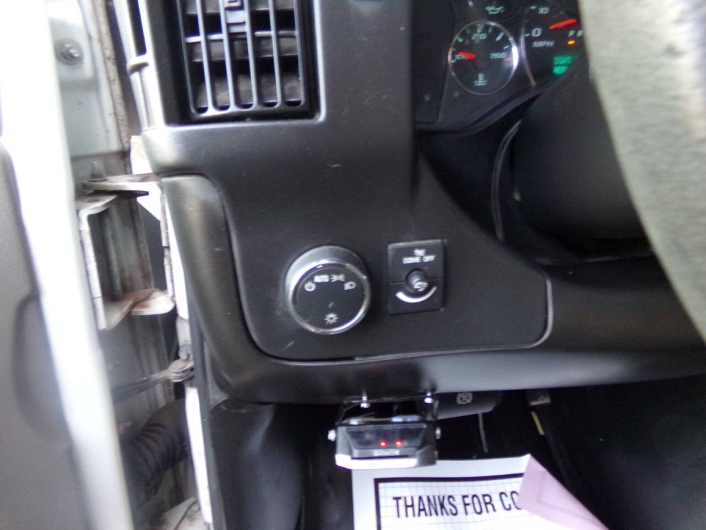 2015 Chevrolet Express Image 24