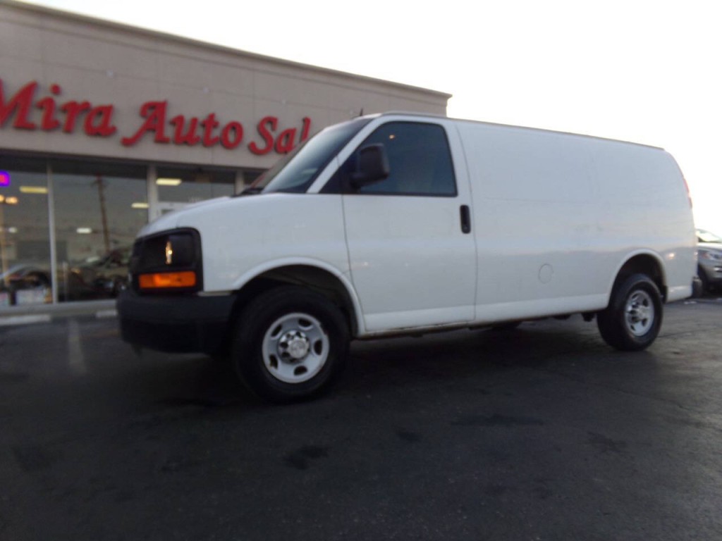 2015 Chevrolet Express Image 35
