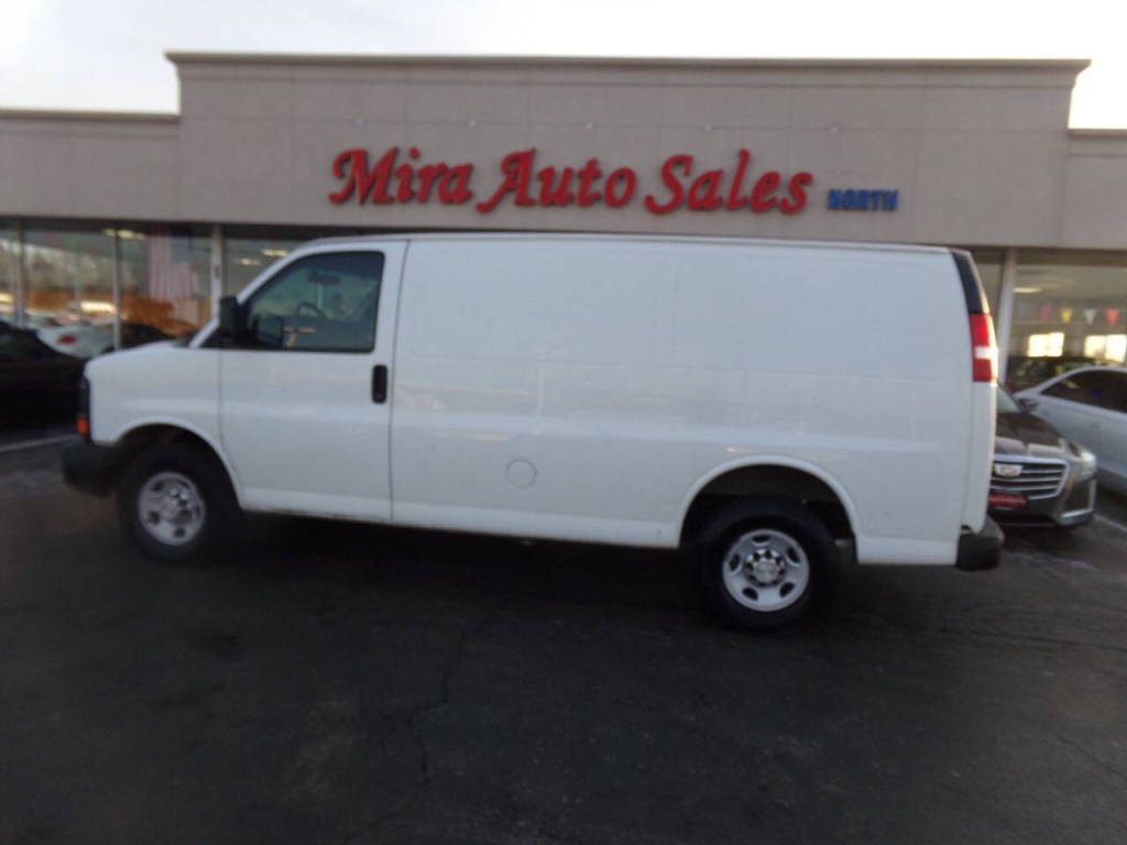 2015 Chevrolet Express Image 36