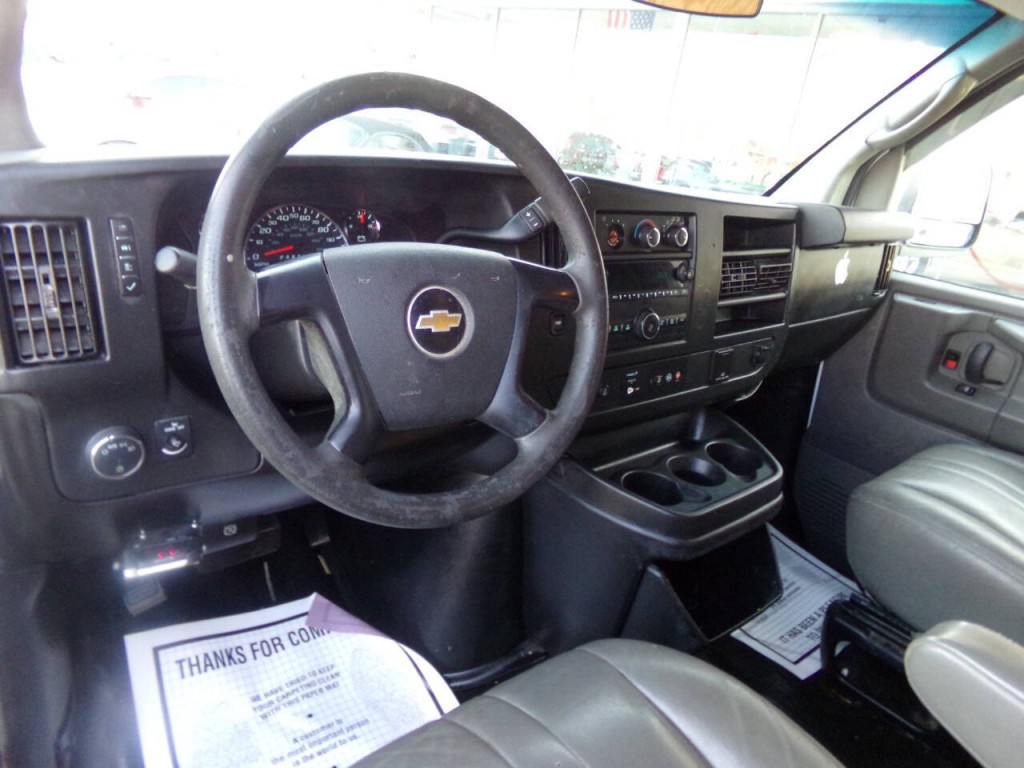 2015 Chevrolet Express Image 42