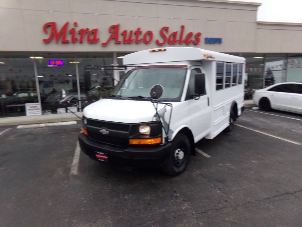 2007 Chevrolet Express Image 1