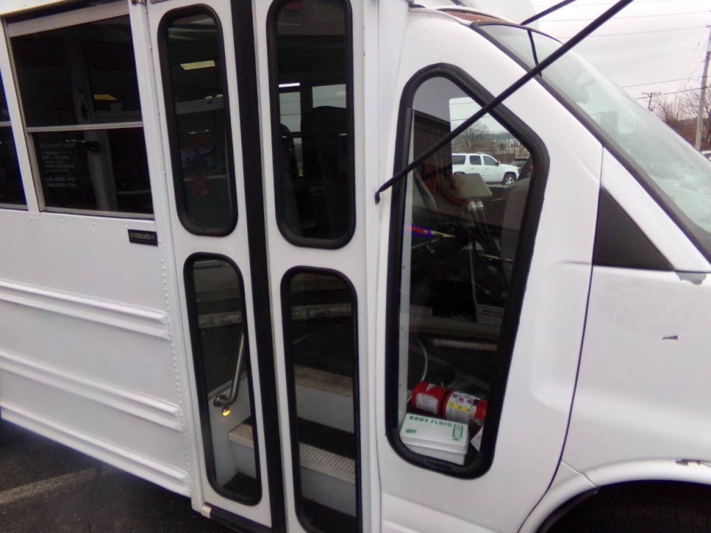 2007 Chevrolet Express Image 6