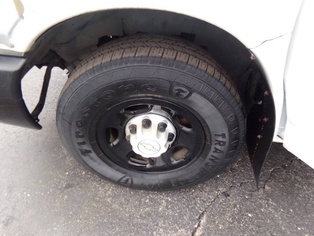 2007 Chevrolet Express Image 11