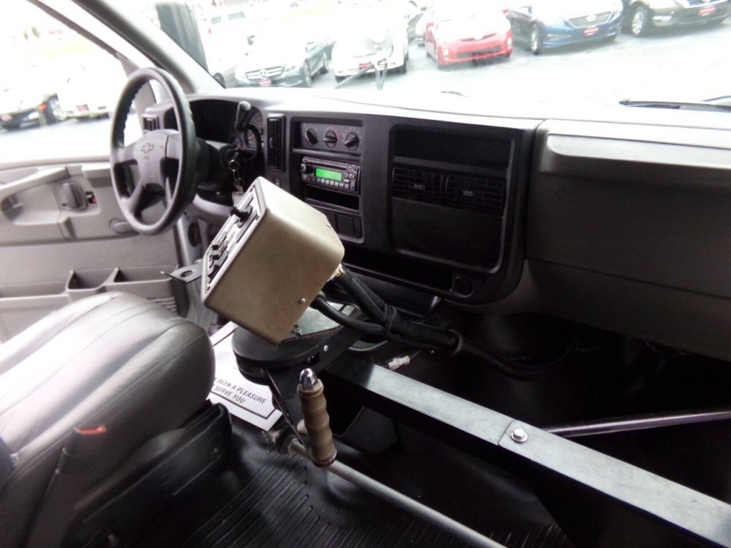 2007 Chevrolet Express Image 14