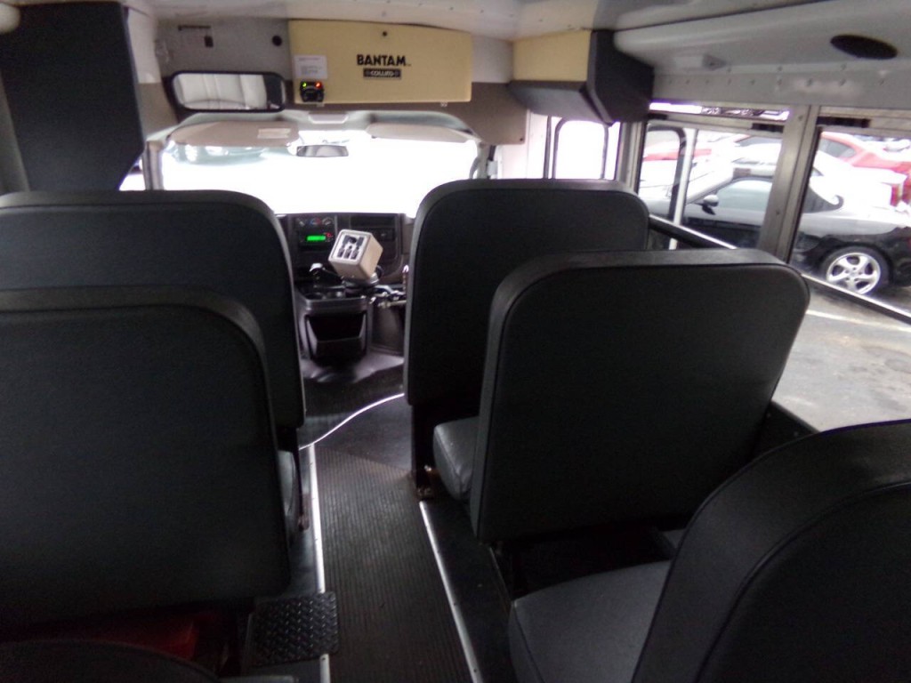 2007 Chevrolet Express Image 21