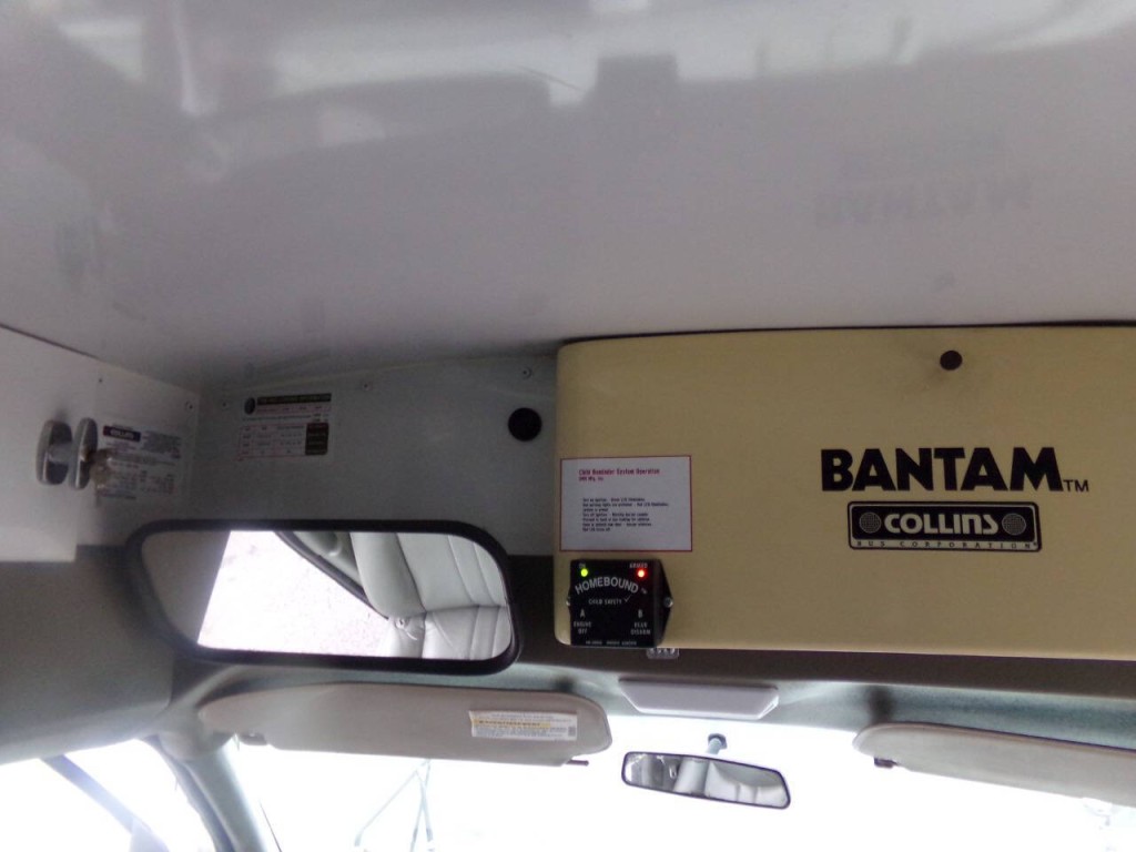 2007 Chevrolet Express Image 25