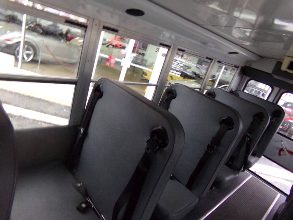 2007 Chevrolet Express Image 28