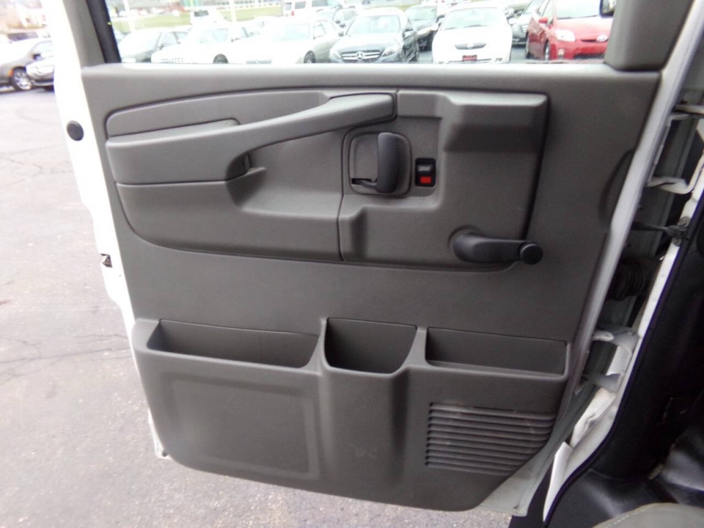 2007 Chevrolet Express Image 31