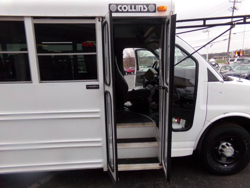 2007 Chevrolet Express Image 34