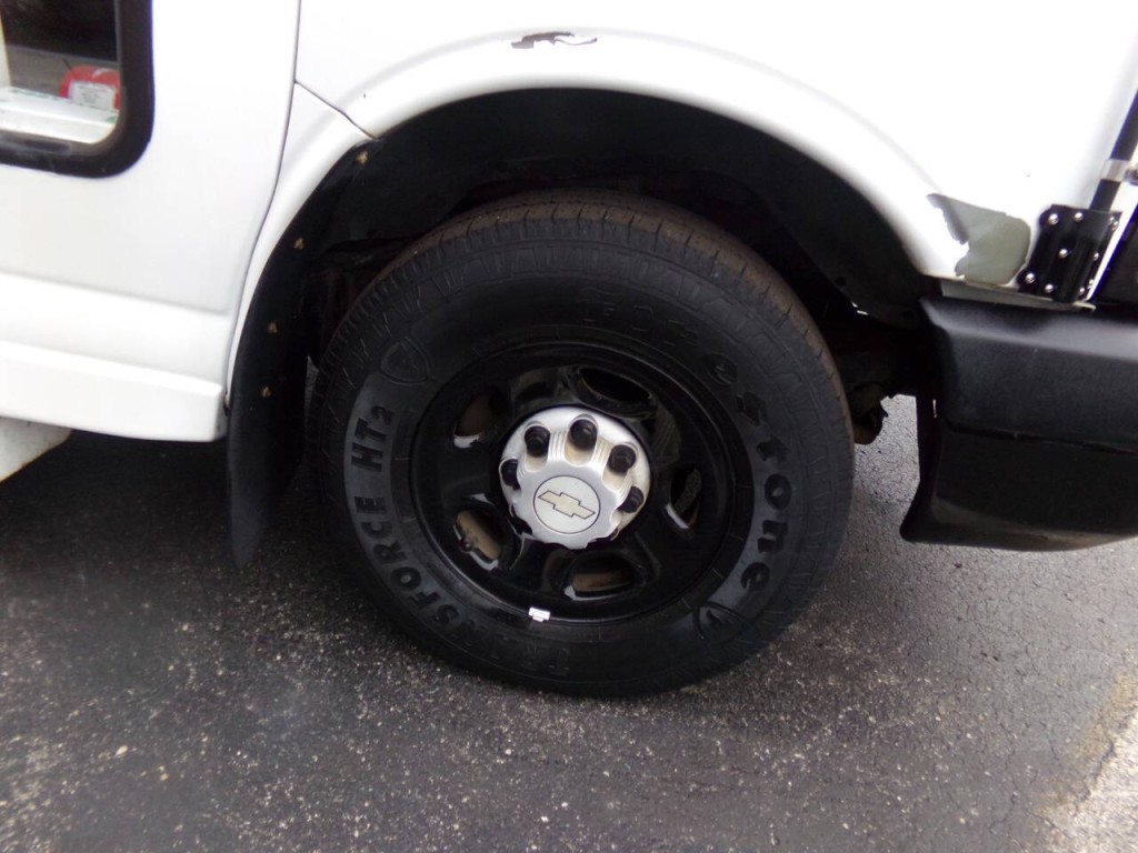 2007 Chevrolet Express Image 36