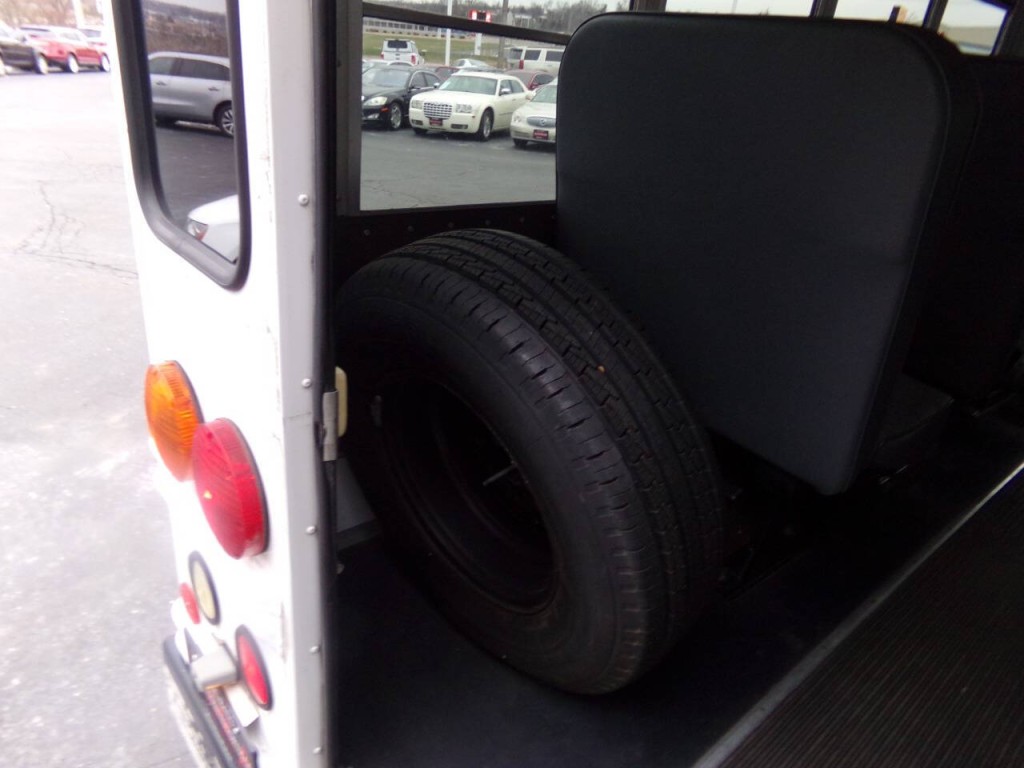 2007 Chevrolet Express Image 43