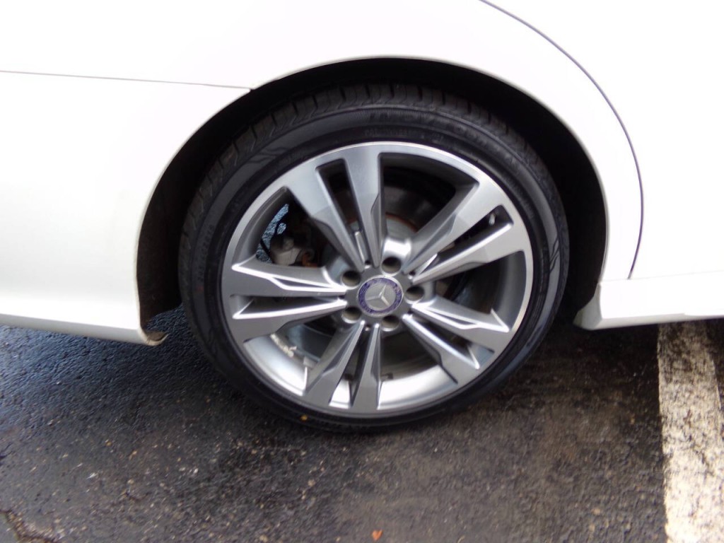 2015 Mercedes-Benz E-Class Image 19