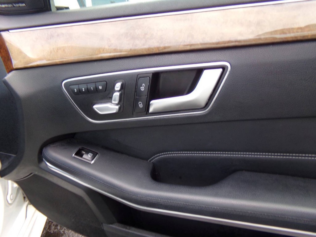2015 Mercedes-Benz E-Class Image 40