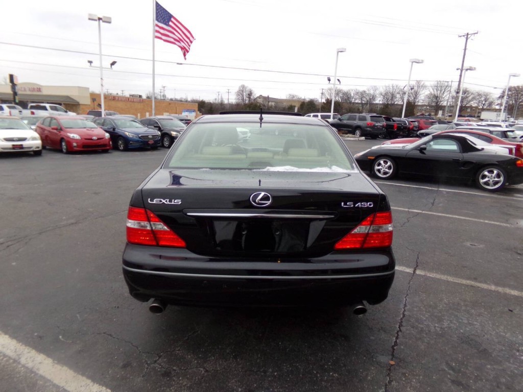 2005 Lexus LS 430 Image 3