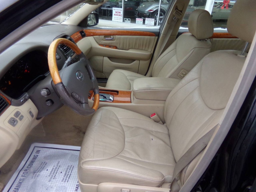 2005 Lexus LS 430 Image 8