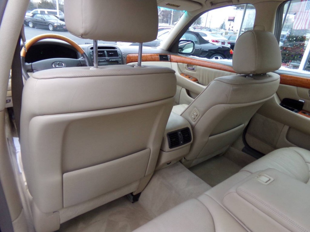 2005 Lexus LS 430 Image 15