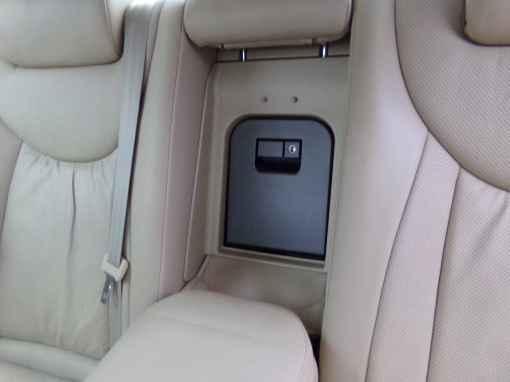 2005 Lexus LS 430 Image 17