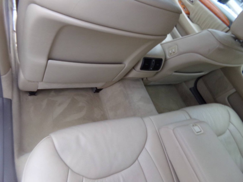 2005 Lexus LS 430 Image 22