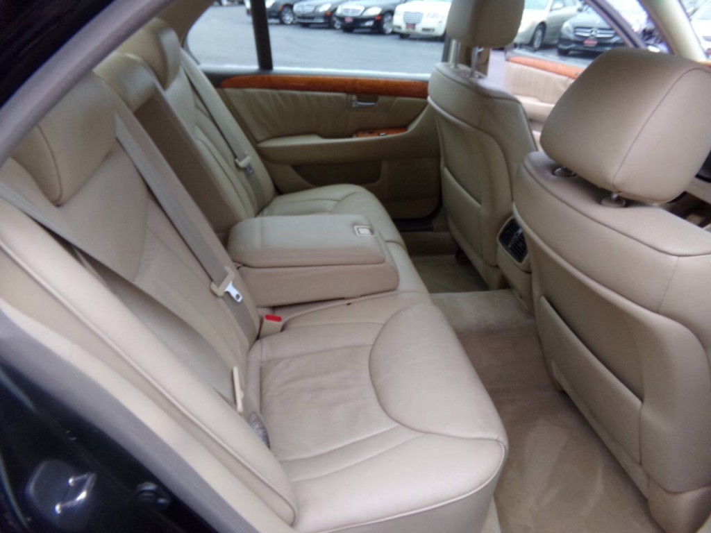 2005 Lexus LS 430 Image 25