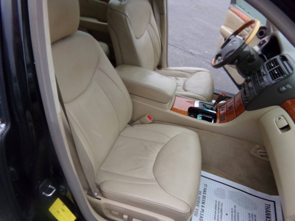 2005 Lexus LS 430 Image 30